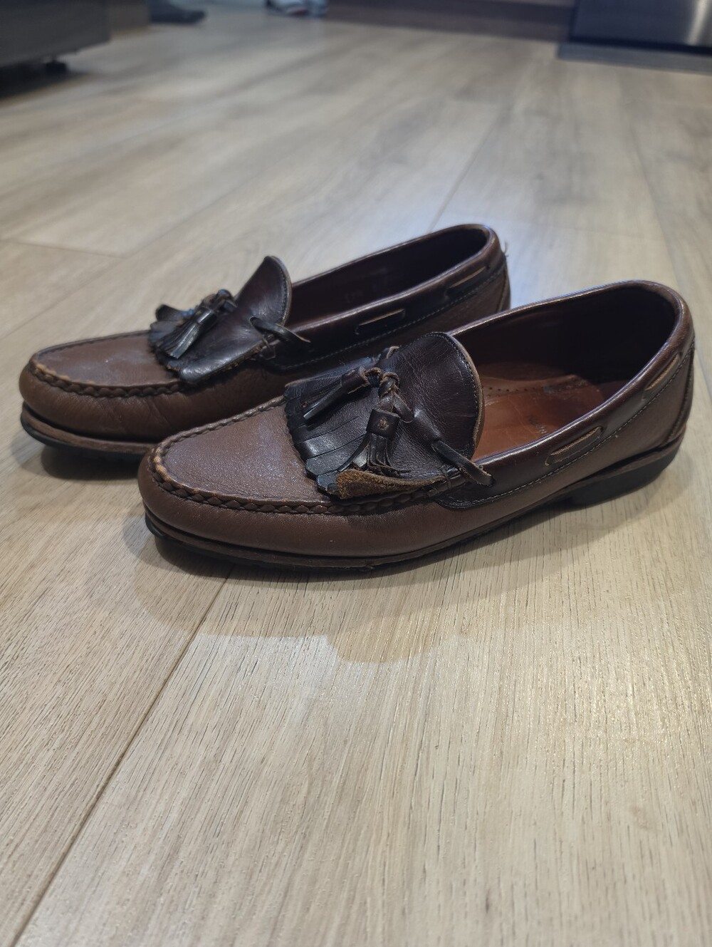 Allen Edmonds Men’s 9.5 B Brown Leather Kiltie Tassel Loafers 28057 - Picture 2 of 6